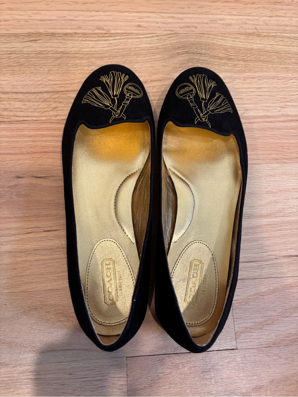 Coach black velvet smoking slippers with a gold-embroidered design size 8 NWOT - Picture 2 of 9